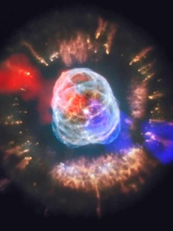 Observan por primera vez un chorro de gas mientras emerge de la estrella central de una nebulosa