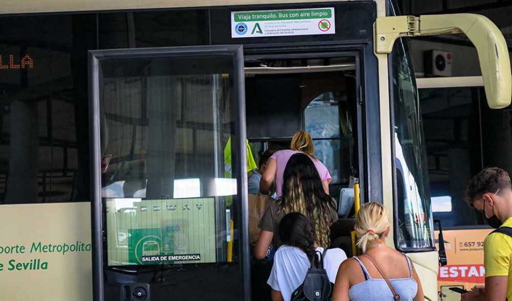 La bonificación del 60% en el transporte público de Andalucía se prorrogará hasta final de año