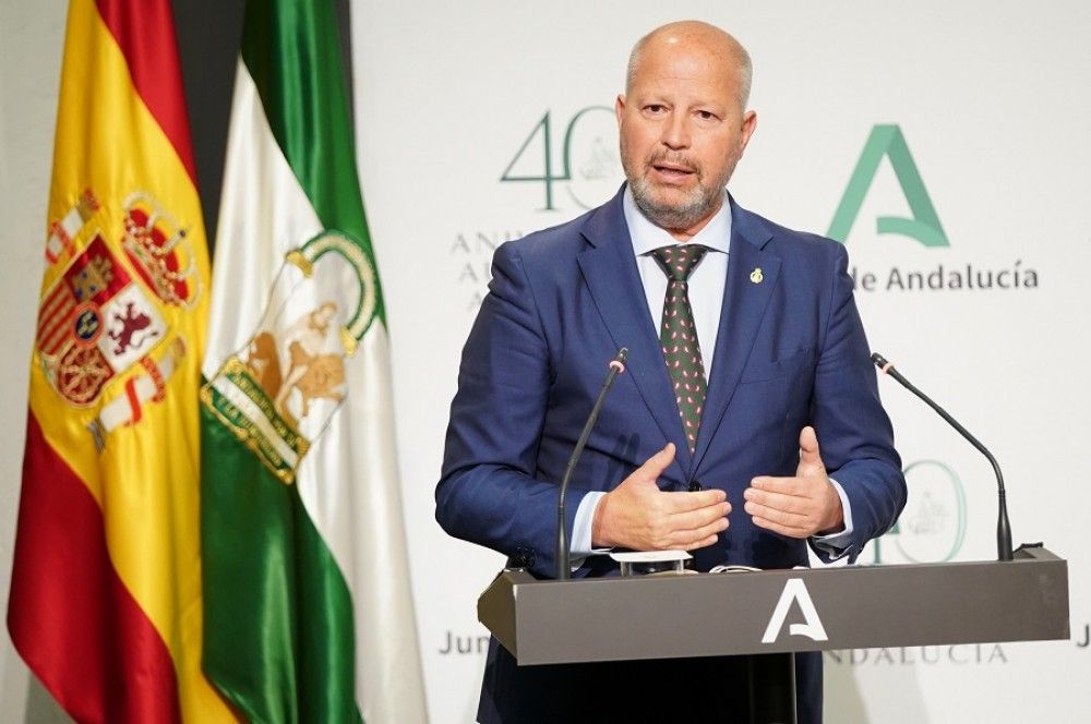 Andalucía refuerza el próximo curso escolar con 6.000 docentes más y 150.000 dispositivos