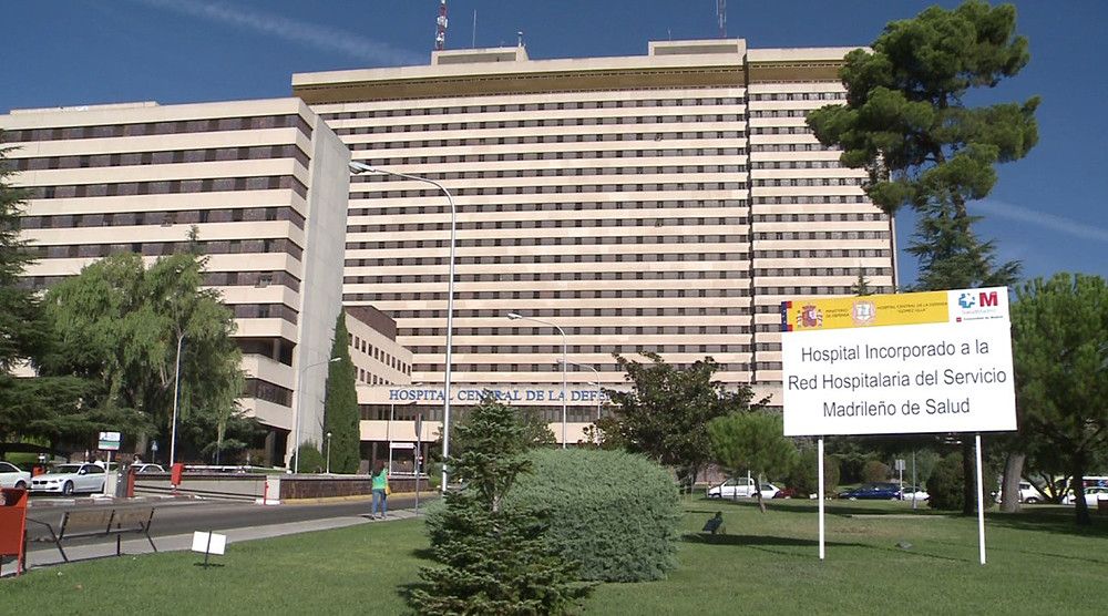 La ministra de Defensa visita a los heridos ucranianos que reciben tratamientos en el Hospital Gómez Ulla en Madrid