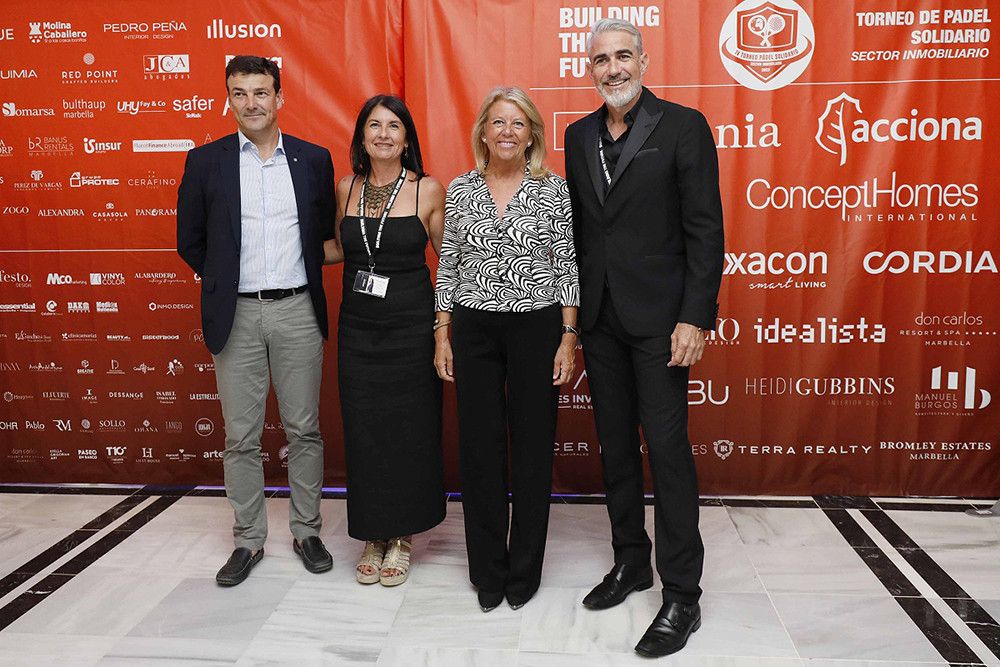 La alcaldesa destaca la iniciativa de la Asociación Building the Future, que celebró ayer su cena benéfica