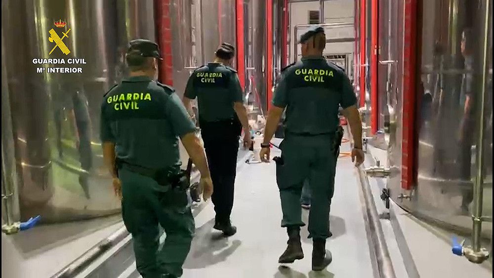 Dos detenidos por robar 56 toneladas de aceite de oliva virgen extra en una almazara de Córdoba