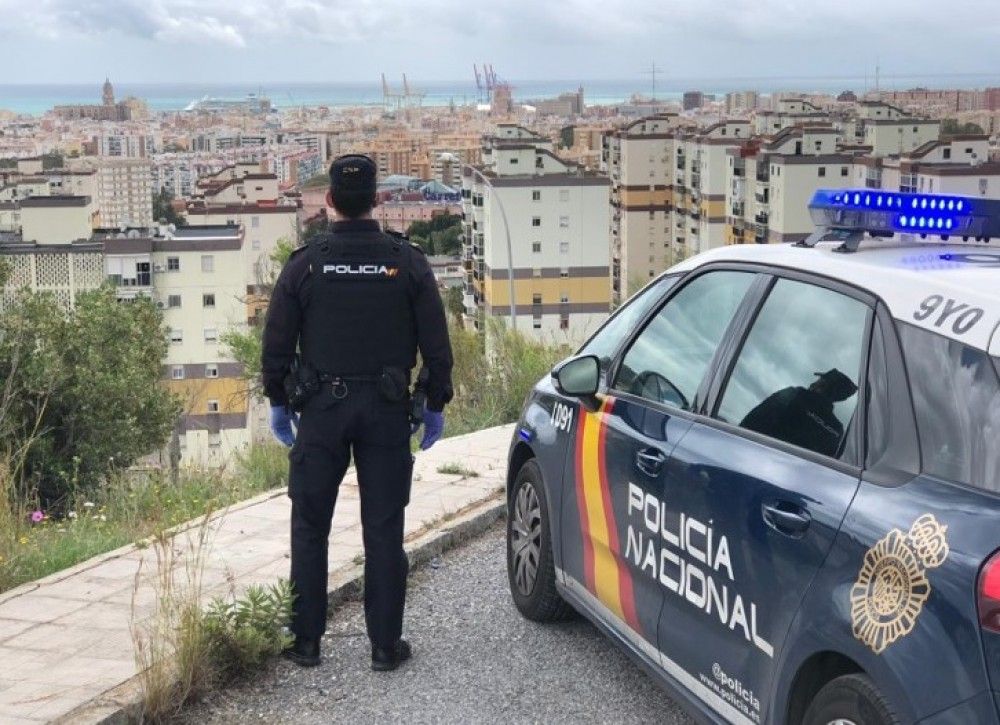 La Policía Nacional detiene en Málaga a una joven por el robo en seis trasteros de una misma comunidad de vecinos
