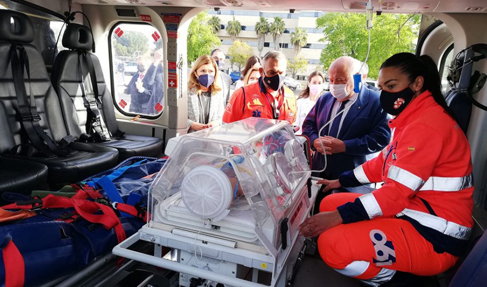 Andalucía se convierte en la primera autonomía con helicóptero del 061 para emergencias en condiciones adversas