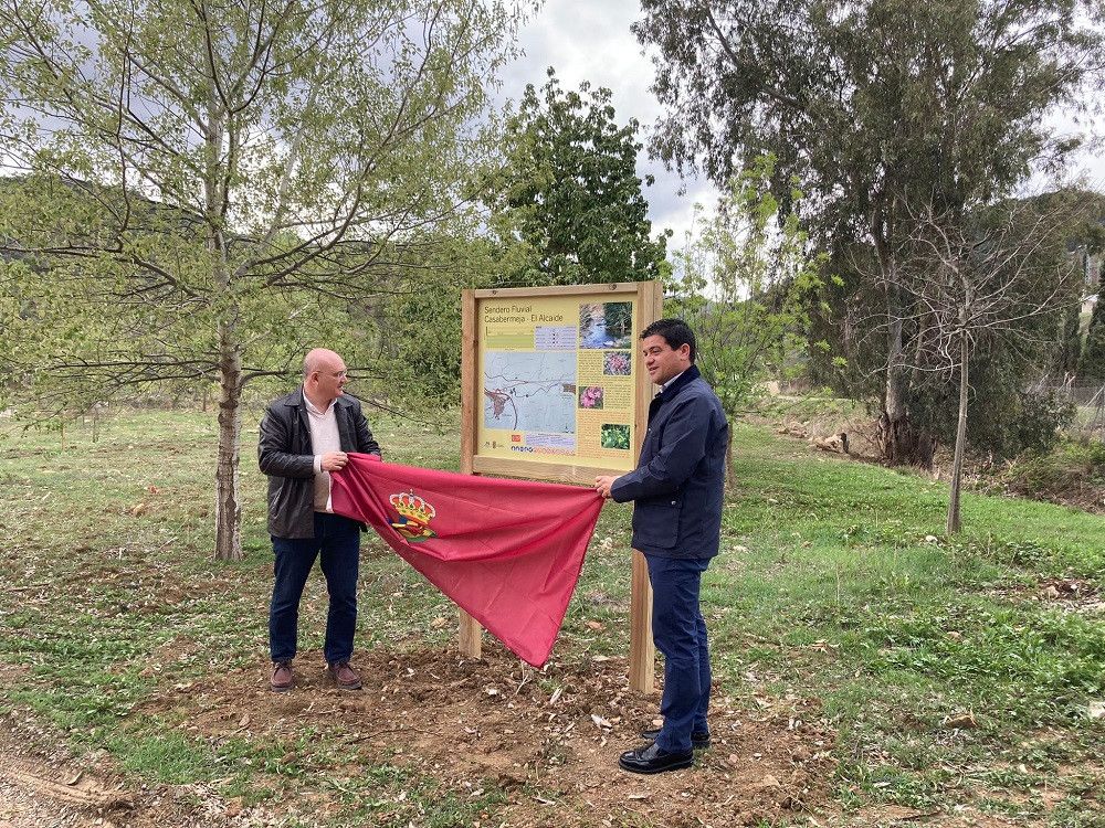 Un nuevo sendero fluvial une el núcleo urbano de Casabermeja con la urbanización El Alcaide