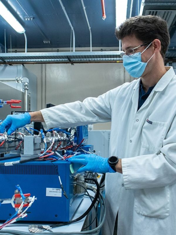 Metales abundantes desafían al litio, rey del almacenamiento de energía eléctrica