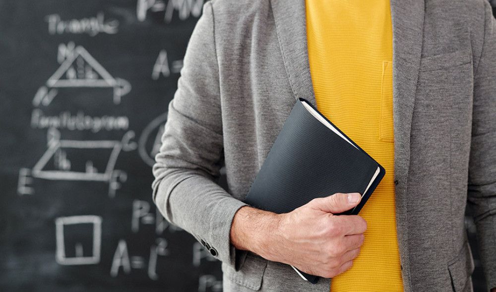 Andalucía recupera la figura del contratado doctor y garantiza la estabilidad del profesorado