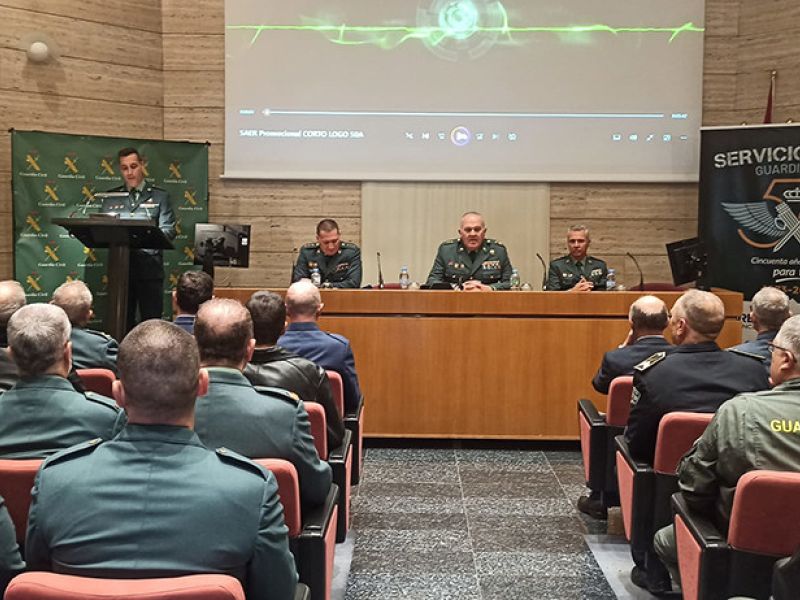 La Guardia Civil inaugura una exposición itinerante con motivo del 50 aniversario del Servicio Aéreo en el Puerto de Málaga