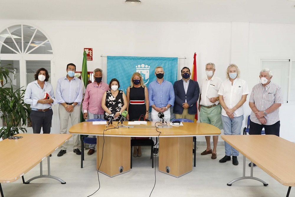 El Ayuntamiento impulsa el proyecto para dotar de una red de saneamiento de ocho kilómetros de longitud a las 600 parcelas, viviendas y locales comerciales de la Urbanización El Rosario