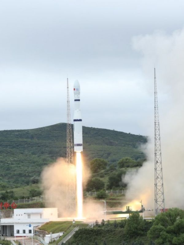 China pone en órbita 16 nuevos satélites