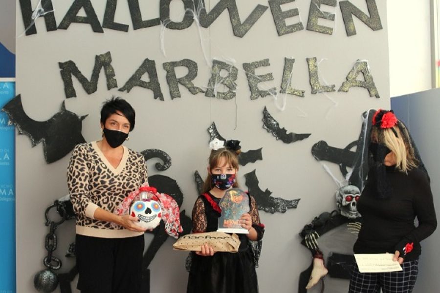 La Delegación de Fiestas entrega los premios de los concursos \"online\" de Halloween