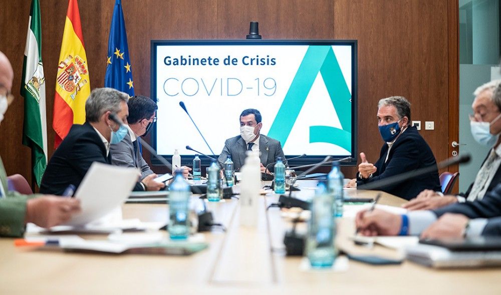 El presidente andaluz se reúne con el Gabinete de Crisis para evaluar los datos esta semana y volver a tomar nuevas medidas