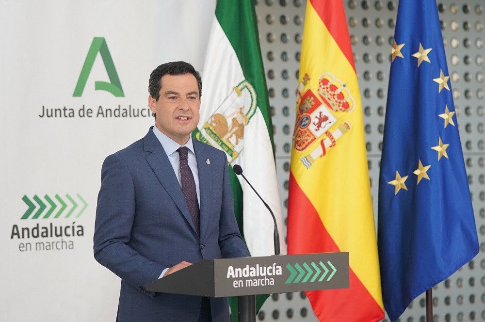 Juan Manuel Moreno anuncia que los andaluces serán los primeros en tener el certificado de vacunación con validación europea
