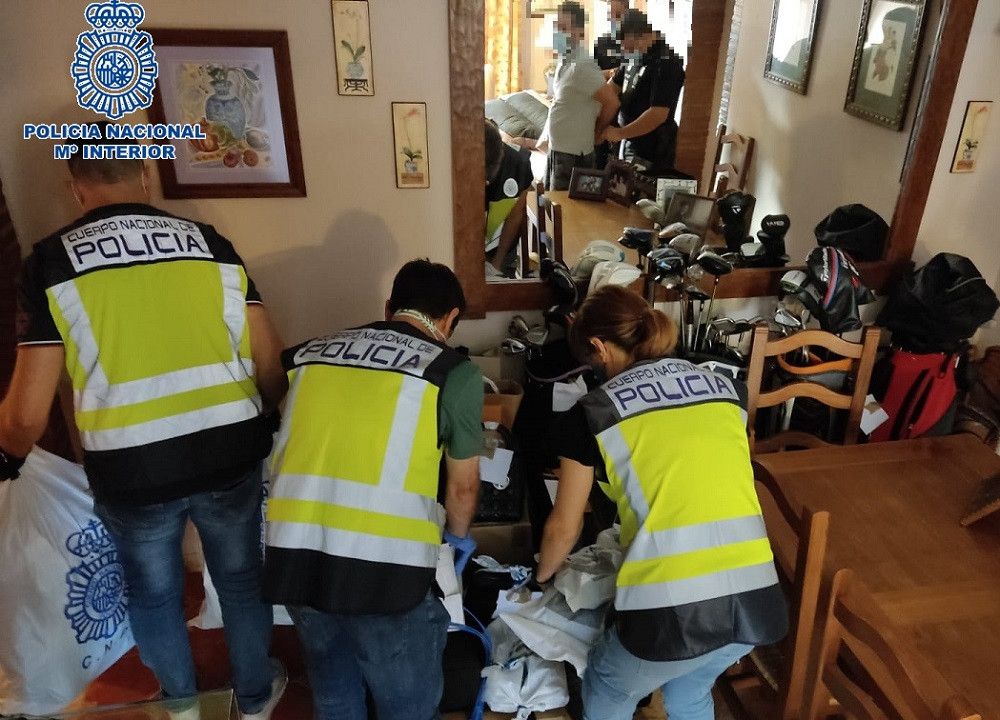 La Policía Nacional interviene en Estepona efectos por un  valor superior a 60.000 euros en el domicilio de un detenido por robos en vehículos