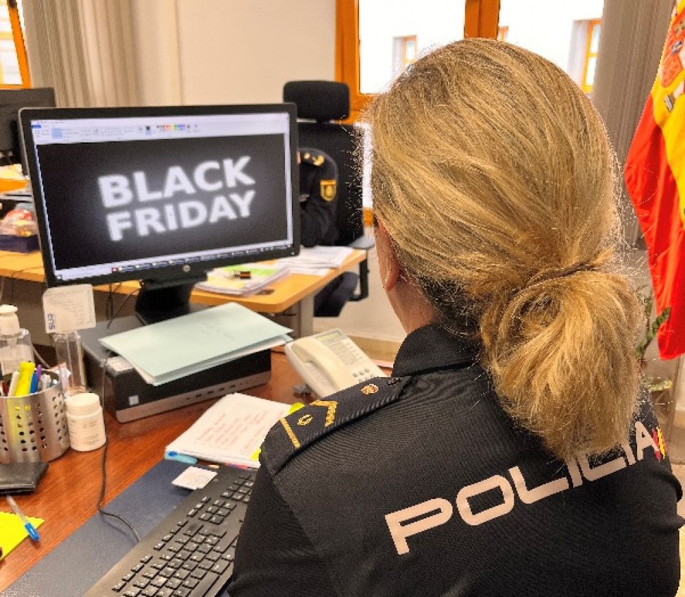 La Comisaría Provincial de Málaga ofrece unas pautas para realizar compras seguras de cara al Black Friday