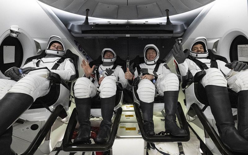 La nave espacial Crew Dragon regresa a la Tierra con 4 astronautas procedentes de la Estación Espacial