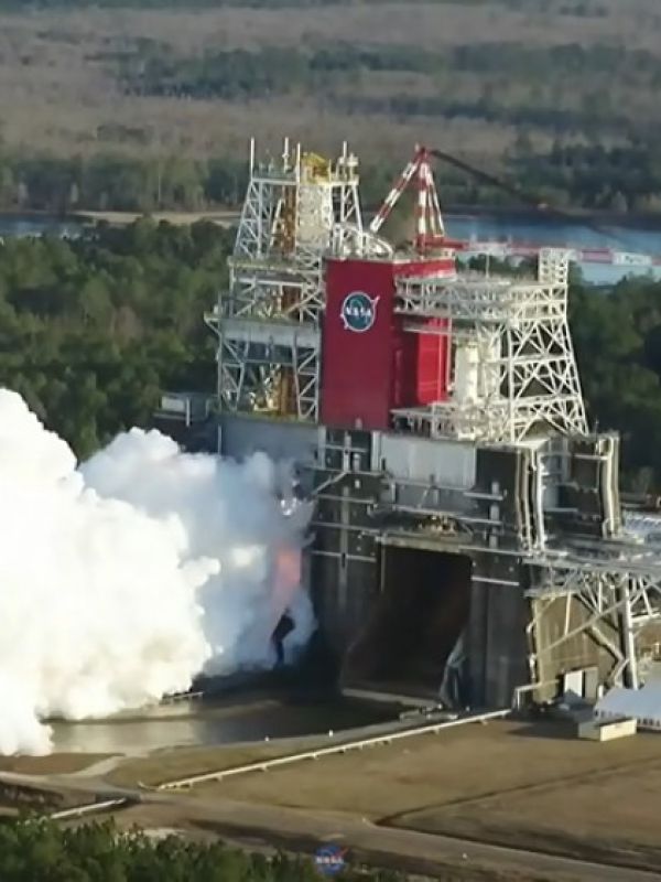 Realizada con éxito una prueba de encendido del cohete SLS para la misión Artermisa I a la Luna