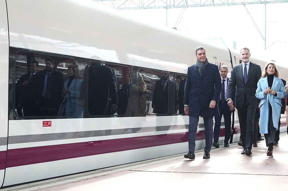 Viaje inaugural de los servicios de alta velocidad entre Madrid y Murcia