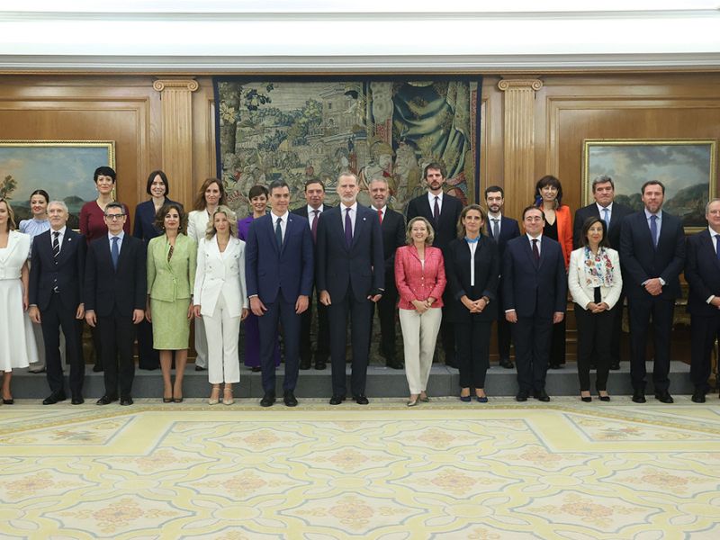 Los nuevos ministros prometen sus cargos ante el rey