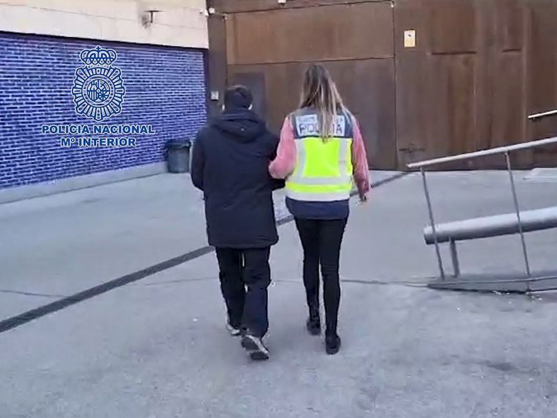 La Policía Nacional detiene a tres personas por distribuir más de 140.000 archivos multimedia de pornografía infantil