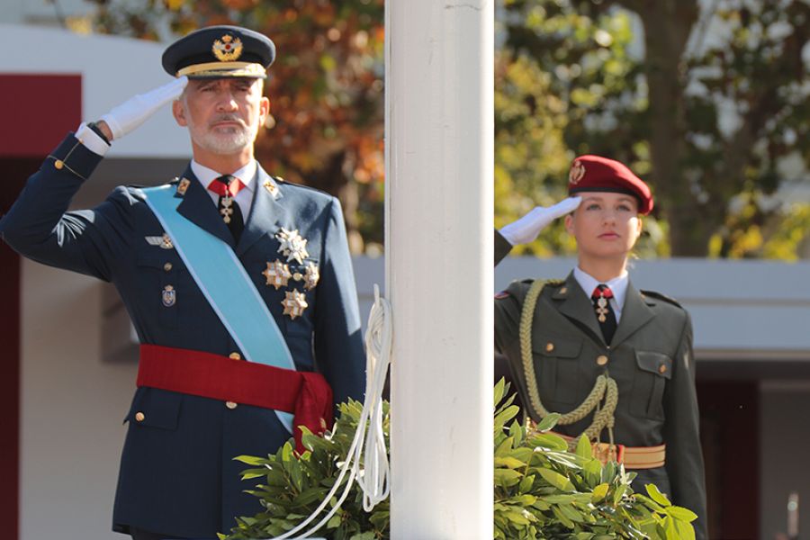 Los reyes, acompañados de la princesa de Asturias, presiden los actos por el Día de la Fiesta Nacional