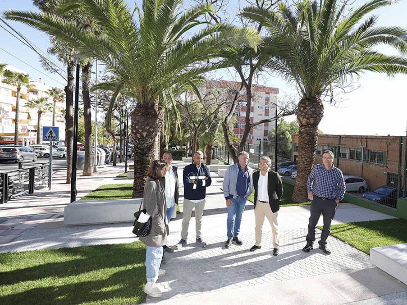 El Ayuntamiento culmina la recuperación de 570 metros cuadrados de zonas verdes junto al CEIP Al-Ándalus de San Pedro con un diseño moderno y accesible