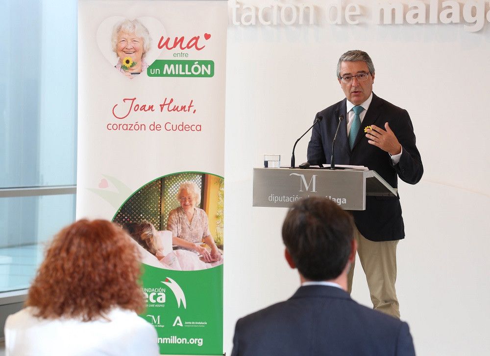 La Diputación creará los premios Joan Hunt’ para distinguir la aportación de los residentes extranjeros al desarrollo de la provincia