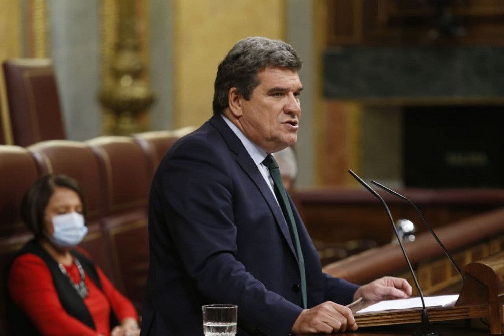 El ministro Escrivá defiende en el Congreso la reforma del sistema de pensiones