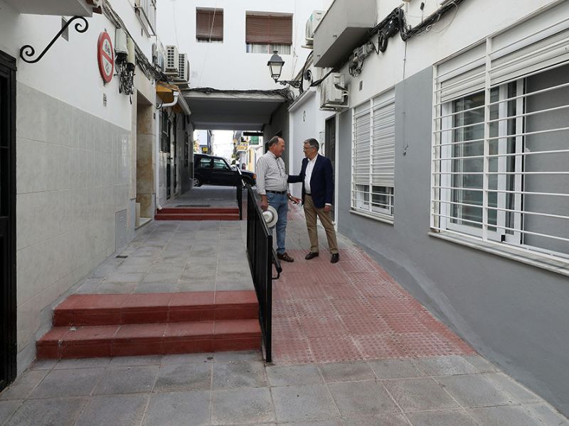 El Ayuntamiento ejecuta la remodelación integral y mejora la accesibilidad y la movilidad peatonal en el Pasaje Peña de San Pedro Alcántara