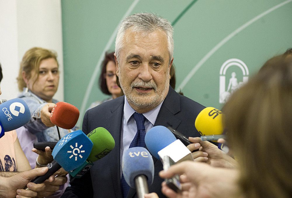 La Audiencia de Sevilla acuerda suspender la ejecución de la pena de prisión al expresidente de la Junta condenado por los ERE debido a la enfermedad que padece