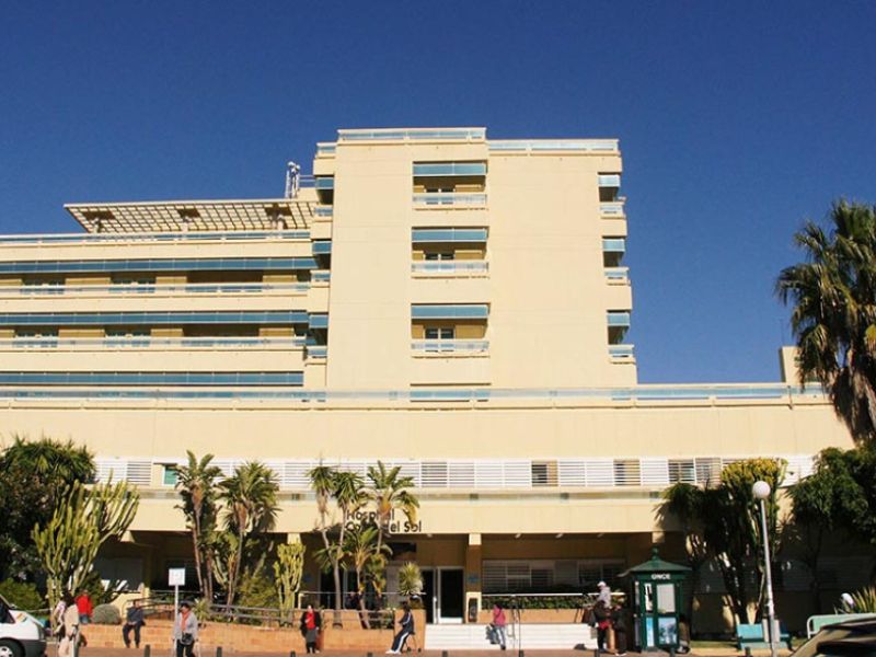 Un fallecido y tres heridos tras la colisión de dos turismos en Marbella