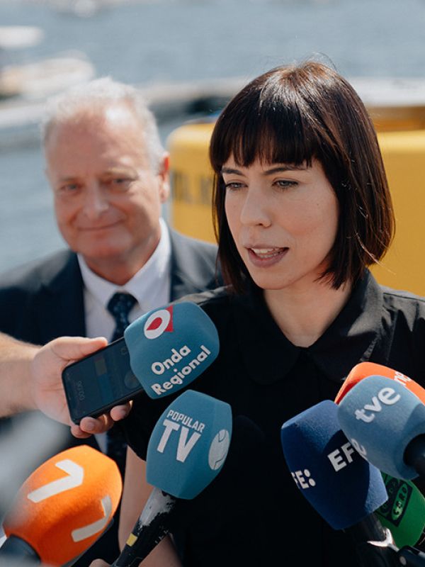 La ministra de Ciencia destaca el compromiso del Gobierno de España con la recuperación del Mar Menor