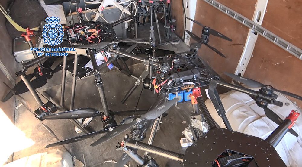 La Policía Nacional desmantela una organización que fabricaba drones y semisumergibles capaces de cruzar el Estrecho con hasta 200 kg de droga
