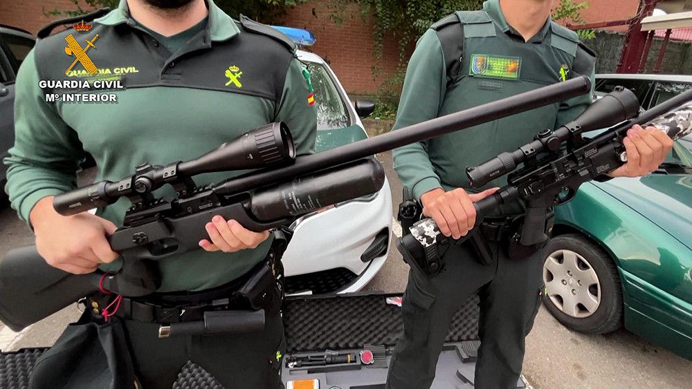 Detenido un francotirador que disparaba desde su domicilio a chimeneas y antenas de viviendas y centros escolares