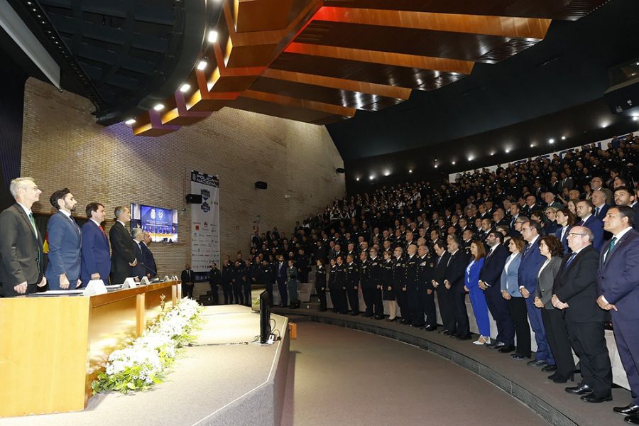 El rey inaugura el primer curso académico del Centro Universitario de la Policía Nacional