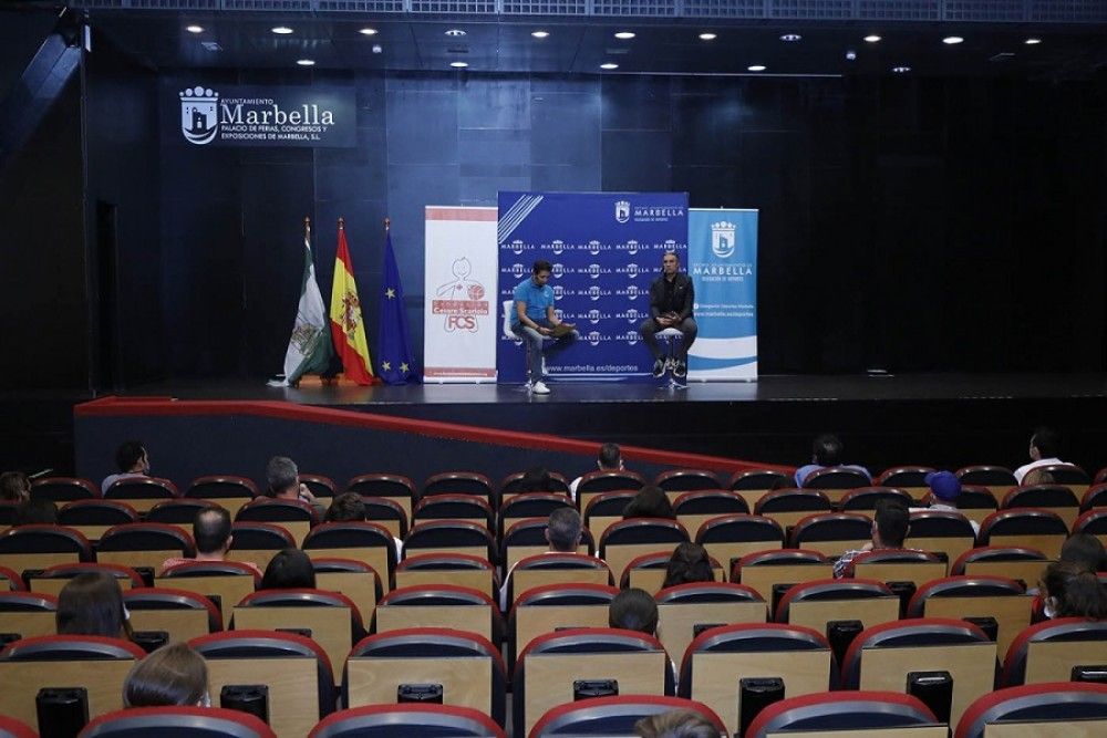 El seleccionador nacional de baloncesto Sergio Scariolo ofrece una conferencia en el Palacio de Congresos