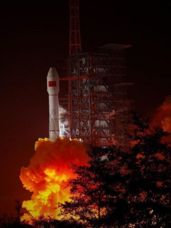 China pone en órbita el satélite Zhongxing-1D