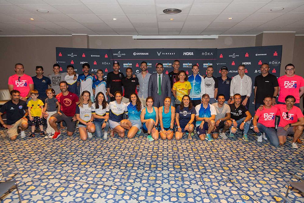 Más de 1.500 triatletas están participando hoy domingo en la quinta edición del Ironman 70.3 Marbella