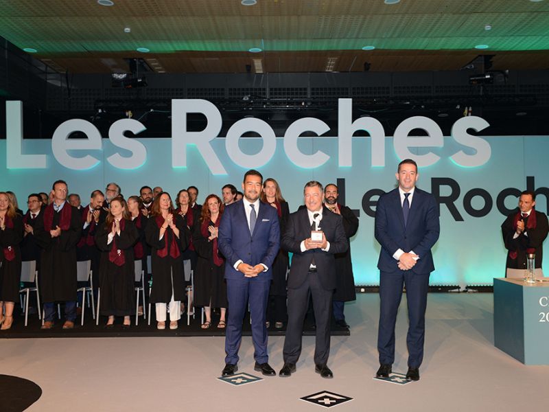 Les Roches Marbella gradúa a 275 alumnos y premia al chef Joan Roca con el “Hospitality Golden Key Award”