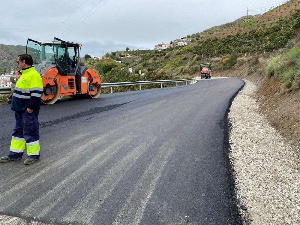 Abierta al tráfico la carretera entre El Borge y Almáchar tras su reparación