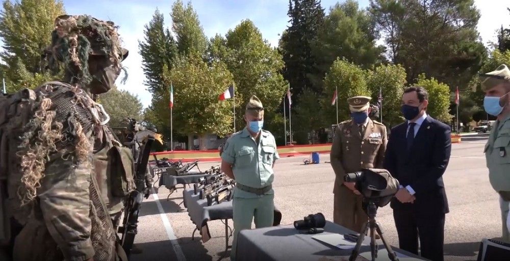 Visita del presidente andaluz a La Legión en Ronda por el centenario de su fundación