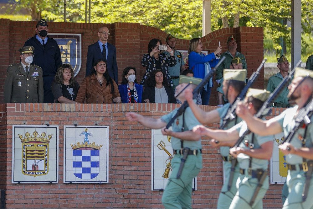 La ministra de Defensa preside en Ronda el acto homenaje a dos militares fallecidos recientemente