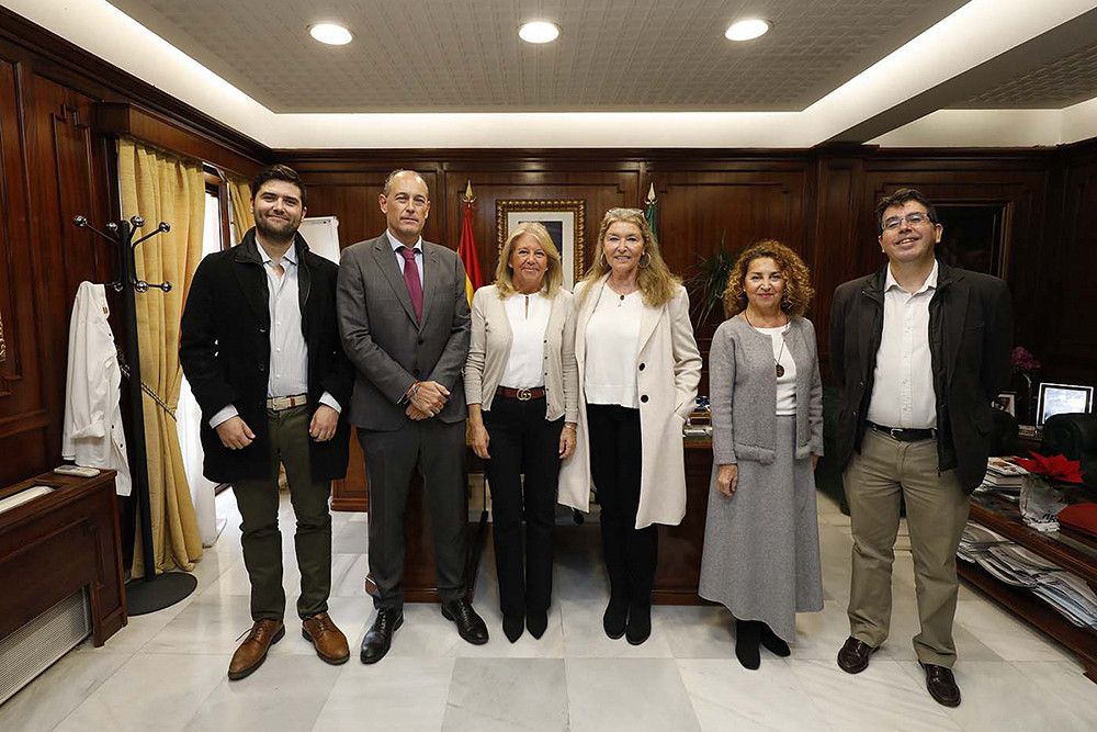 El Ayuntamiento firma un convenio de colaboración con la asociación de autismo Ángel Rivière para apoyar campañas de concienciación y actividades como el acompañamiento en el aula