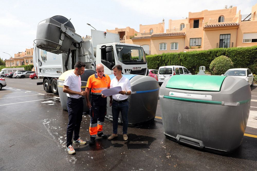 El Ayuntamiento intensifica el dispositivo de limpieza para atender a una población que en julio se incrementó en un 155 por ciento y que se prevé que en agosto supere las 400.000 personas