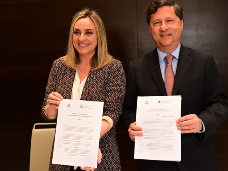 El Consorcio de Granada y Repsol pactan acelerar la descarbonización en el transporte público