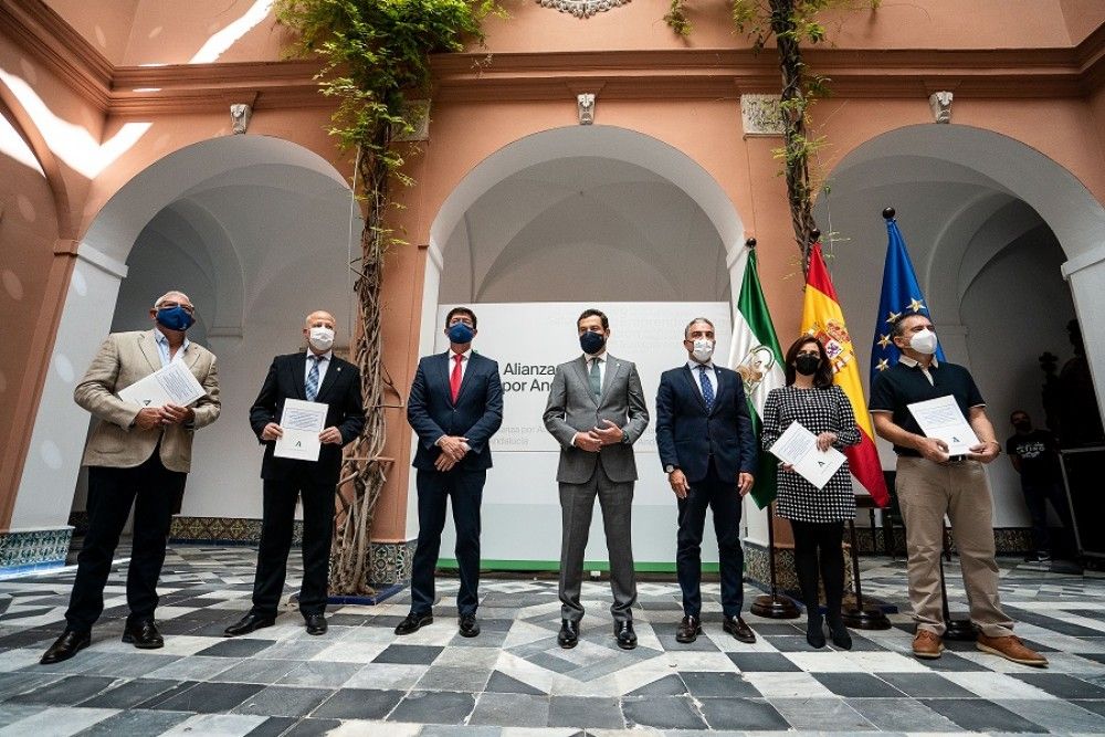 El Gobierno andaluz y sindicatos de la enseñanza sellan un acuerdo que refuerza la Alianza por Andalucía y la apuesta por la educación