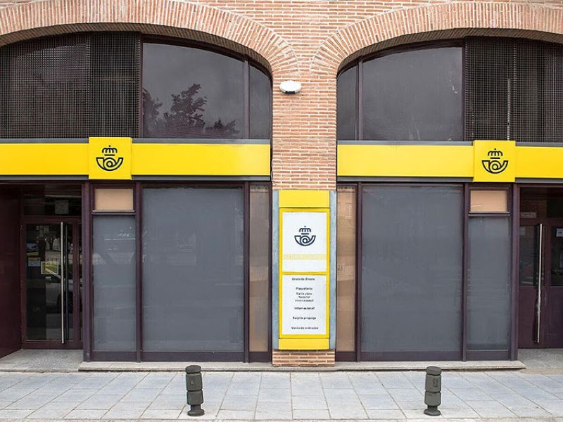 La Diputación y Correos firman un acuerdo para facilitar el pago de tributos en oficinas postales y a través de carteros rurales