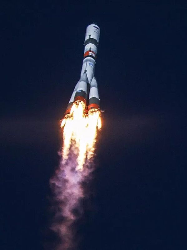 Roscosmos revela que la nave de carga Progress MS-21 sufrió daños por un impacto externo