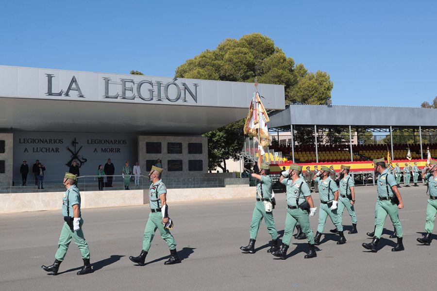 La ministra de Defensa visita en Viator a la brigada de La Legión que desplegará en noviembre misiones en Irak y Líbano