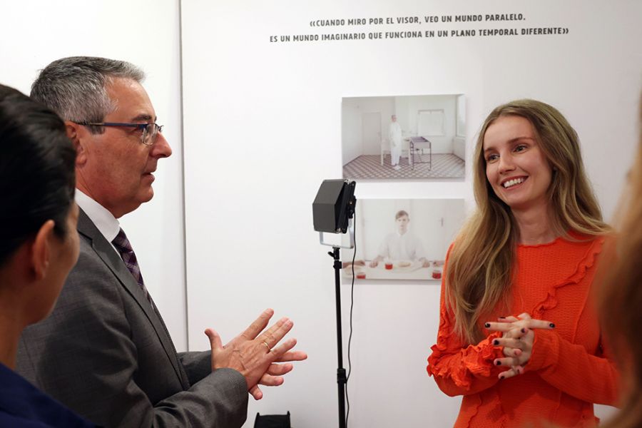 Maria Svarbova lleva a La Térmica una exposición inédita con sus series fotográficas \'Swimming Pools\' y \'Futuro Retro\'